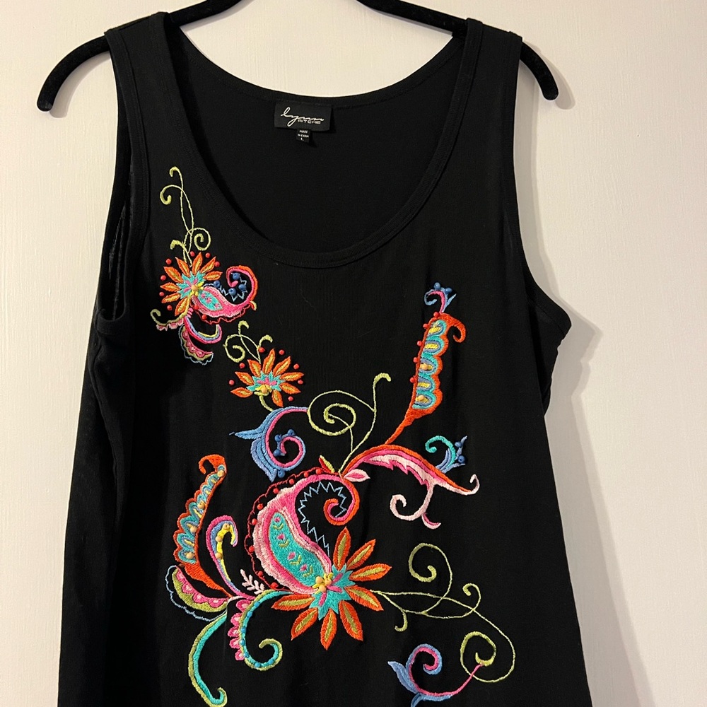 Black Lynne Ritchie sleeveless top with beautiful colorful embroidery, size L